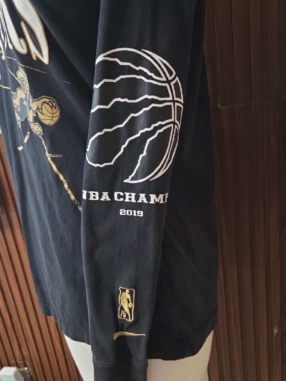 NBA Toronto Raptors Long Sleeve Graphic Shirt – Retro Crewneck [1187] - Picture 3 of 8